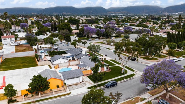 1905 Davis Street, Corona CA: https://media.crmls.org/medias/c20a0fd6-2e64-4942-8511-ebce86348052.jpg