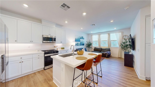 Detail Gallery Image 2 of 30 For 2221 Bluegrass Way, Rancho Mission Viejo,  CA 92694 - 2 Beds | 2 Baths