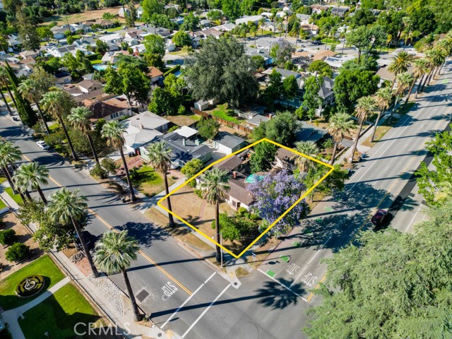 555 S Center St., Redlands CA: https://media.crmls.org/medias/c20a7080-9fb7-48ad-a956-b6ae9af05293.jpg