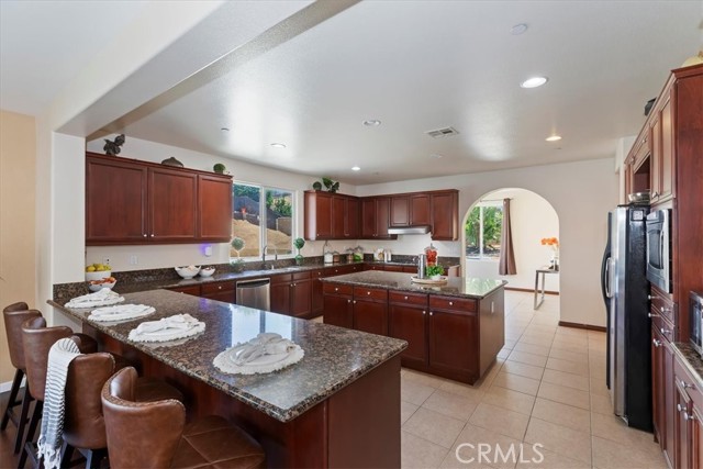 239 Cross Rail Lane, Norco CA: https://media.crmls.org/medias/c20aa0f4-915b-4c20-941f-4be31d1ebaab.jpg