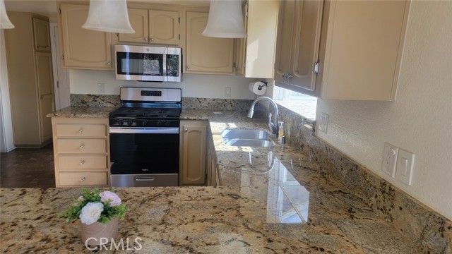 Detail Gallery Image 9 of 32 For 26619 June Way, Hemet,  CA 92544 - 3 Beds | 2 Baths