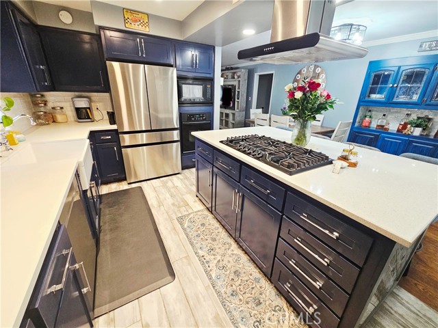 Image 18 of 73 For 2625 Bay Street