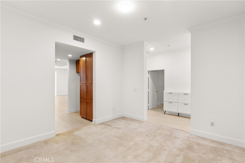 MLS #OC25242083 image #17