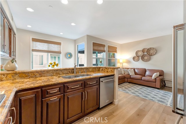 Detail Gallery Image 22 of 59 For 6251 Surfpoint Cir, Huntington Beach,  CA 92648 - 2 Beds | 2/1 Baths