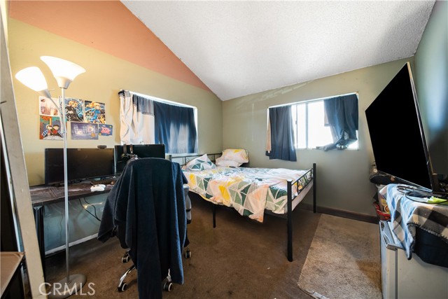 Detail Gallery Image 9 of 18 For 6927 Lanto, Commerce,  CA 90040 - 3 Beds | 3 Baths