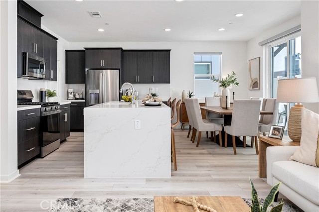 Detail Gallery Image 4 of 59 For 39532 Tannat Dr, Temecula,  CA 92591 - 4 Beds | 3 Baths