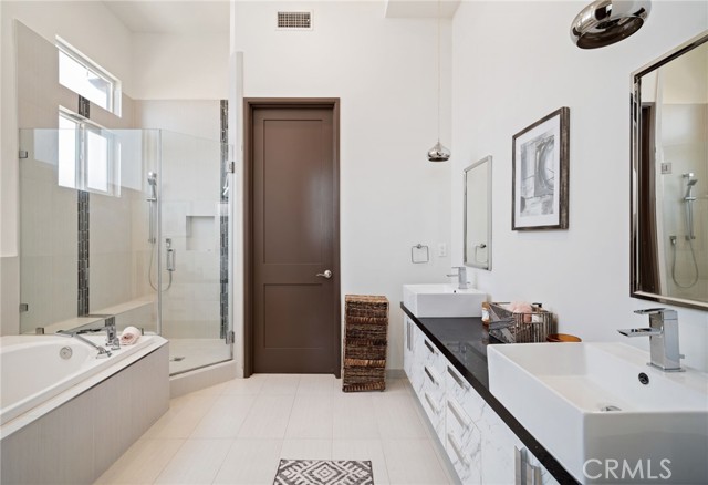 2623 Carnegie Lane, Redondo Beach CA: https://media.crmls.org/medias/c20dc632-36b9-406a-8552-377f3b14e821.jpg