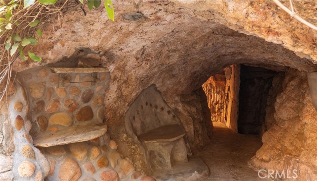 Detail Gallery Image 16 of 18 For 8978 Wonderland Ave, Los Angeles,  CA 90046 - 3 Beds | 2/1 Baths