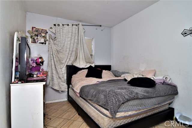 Detail Gallery Image 18 of 28 For 14807 Oro Grande, Sylmar,  CA 91342 - 5 Beds | 3 Baths