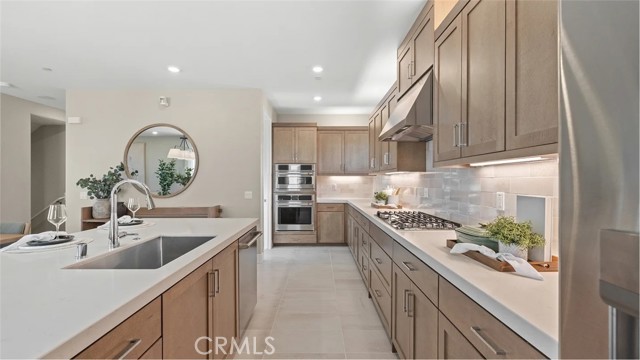 Detail Gallery Image 3 of 39 For 924 Chinon, Irvine,  CA 92618 - 4 Beds | 3/1 Baths