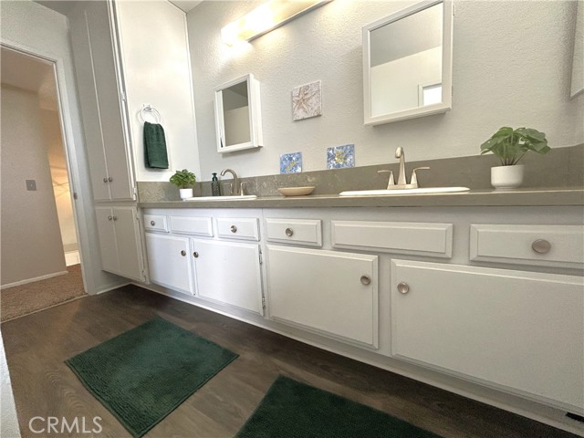 12225 Lester Court, Chino CA: https://media.crmls.org/medias/c20f6200-716c-481f-b9d5-4fb379347dfa.jpg