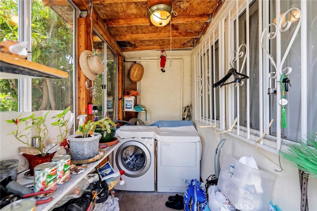 https://media.crmls.org/medias/c20fd859-2ae8-4bc2-96db-51c36cfc8294.jpg?preset=X-Large