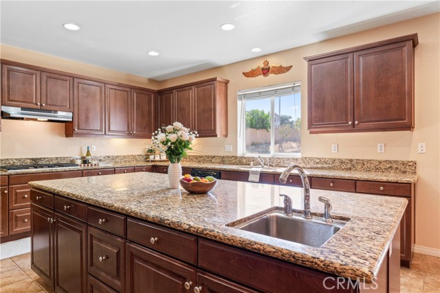 Detail Gallery Image 17 of 55 For 12113 Jonathan Dr, Riverside,  CA 92503 - 4 Beds | 2/1 Baths