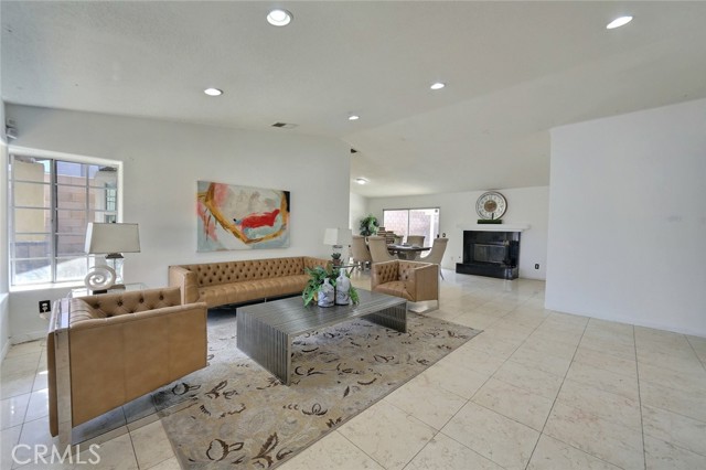 Detail Gallery Image 4 of 27 For 25252 Delphinium Ave, Moreno Valley,  CA 92553 - 4 Beds | 2 Baths