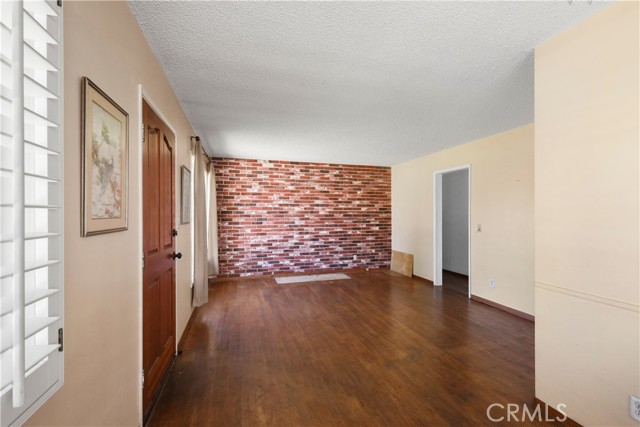 Detail Gallery Image 4 of 24 For 6049 Pennswood Ave, Lakewood,  CA 90712 - 3 Beds | 2 Baths