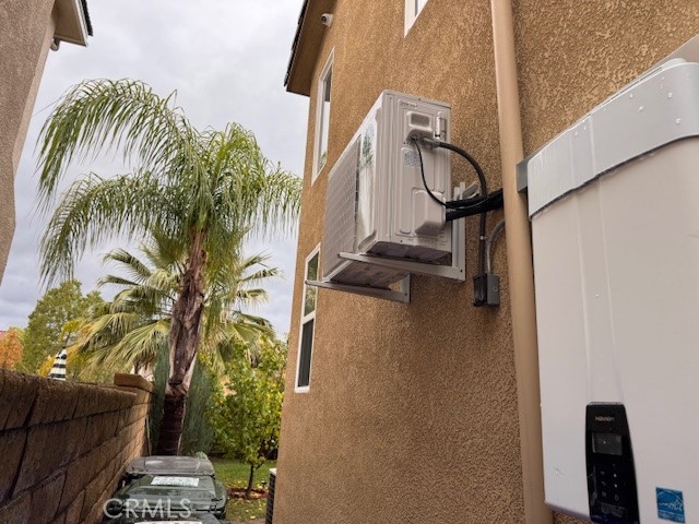 Detail Gallery Image 21 of 34 For 17423 Smoke Tree, Canyon Country,  CA 91387 - 4 Beds | 3 Baths