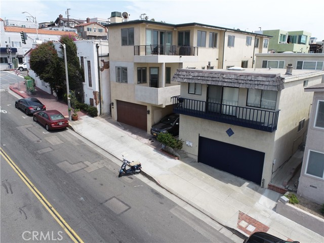 220 Rosecrans Avenue, Manhattan Beach, California 90266, ,Residential Income,Sold,Rosecrans,SB22019345