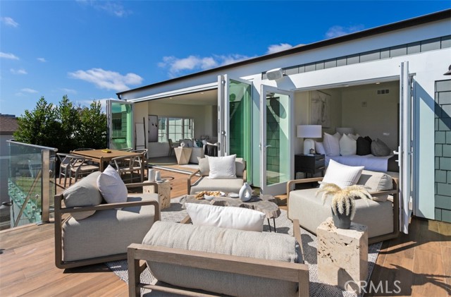 Detail Gallery Image 9 of 47 For 1373 N Coast Hwy, Laguna Beach,  CA 92651 - 3 Beds | 3/1 Baths