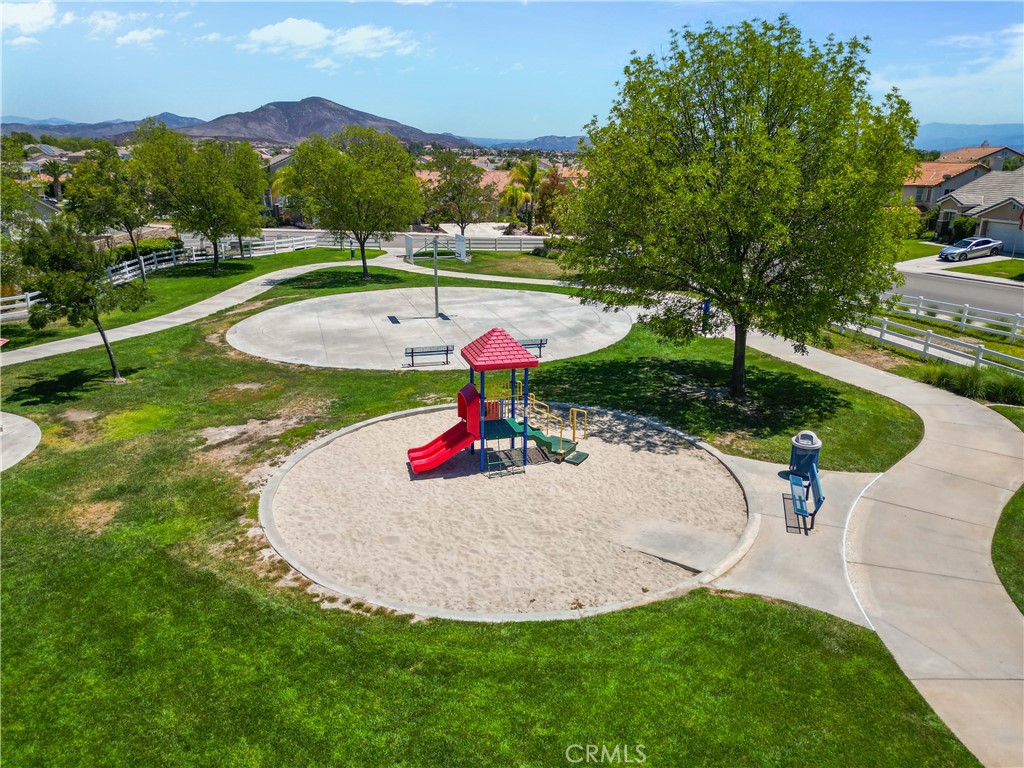 https://media.crmls.org/medias/c211d6be-7888-41c3-8747-ab6122519717.jpg?preset=X-Large