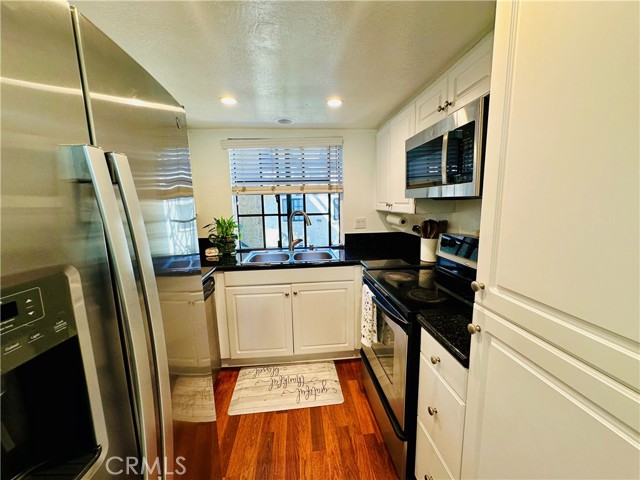 Detail Gallery Image 12 of 61 For 25601 Indian Hill Ln #H,  Laguna Hills,  CA 92653 - 2 Beds | 2 Baths