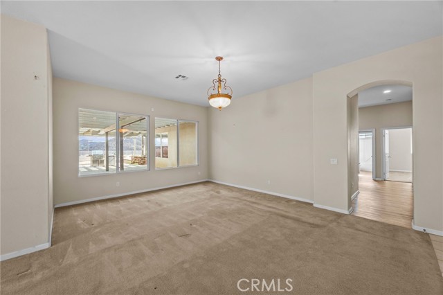 Detail Gallery Image 11 of 54 For 101 via De La Valle, Lake Elsinore,  CA 92532 - 4 Beds | 2/1 Baths