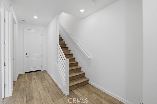 Detail Gallery Image 3 of 47 For 27323 Seven Oaks Ln, Valencia,  CA 91381 - 3 Beds | 3/1 Baths