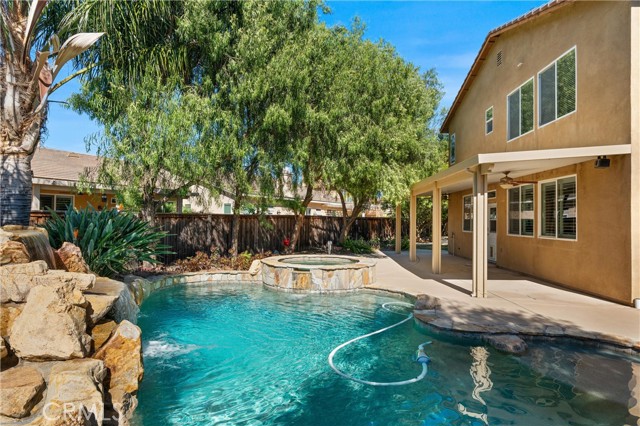 Detail Gallery Image 8 of 56 For 32487 Meadow Glen Ct, Wildomar,  CA 92595 - 7 Beds | 5 Baths