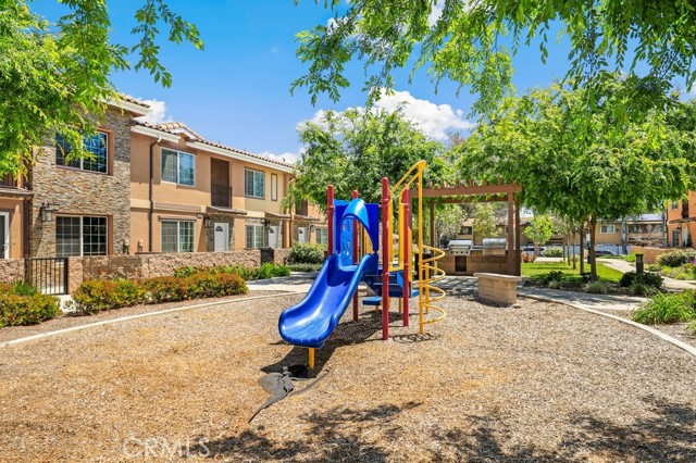 Detail Gallery Image 30 of 34 For 16425 Arrow Bld #1113,  Fontana,  CA 92335 - 3 Beds | 2/1 Baths