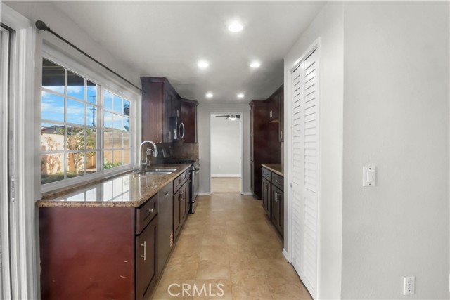 Detail Gallery Image 10 of 29 For 13551 Carolyn, Cerritos,  CA 90703 - 4 Beds | 3 Baths