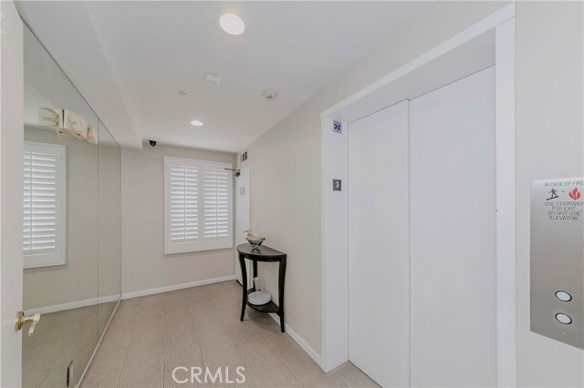 1250 Midvale Avenue, Los Angeles CA: https://media.crmls.org/medias/c213c179-8081-4293-8a96-2b76d2374dd1.jpg