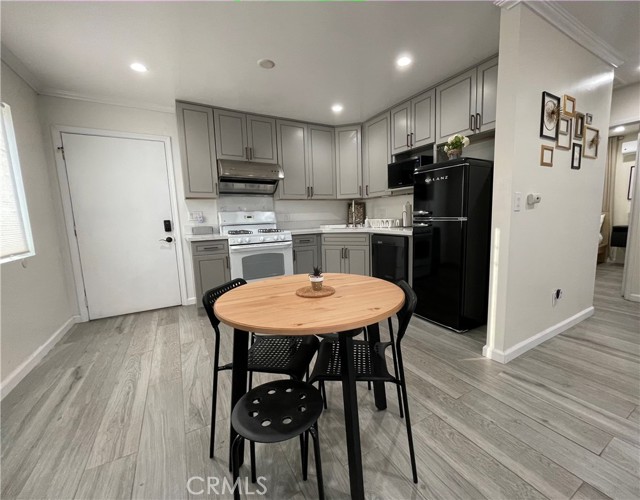 9649 1/2 e naomi ave, Arcadia CA: https://media.crmls.org/medias/c213ce40-91d8-459c-ad59-11a89ea6a721.jpg