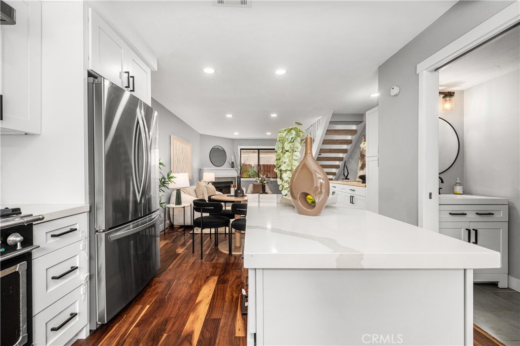 2061 Chatsworth - photo 18