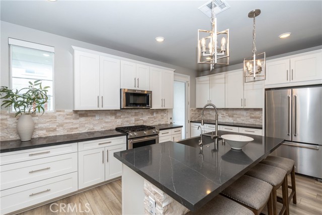 1450 Sea Lane, San Pedro CA: https://media.crmls.org/medias/c2158327-6cd9-4a66-8d67-8d66799e62d2.jpg