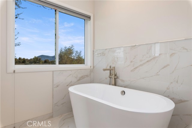 Detail Gallery Image 36 of 71 For 8 Queen Ann, Lakeport,  CA 95453 - 3 Beds | 2/1 Baths