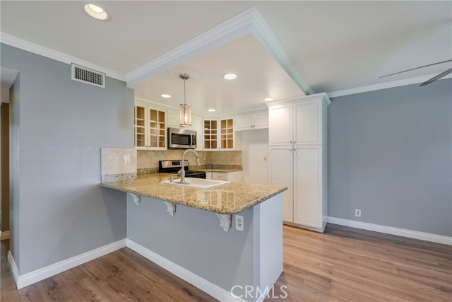 Detail Gallery Image 14 of 44 For 5812 Old Village Rd #212,  Yorba Linda,  CA 92887 - 3 Beds | 2 Baths