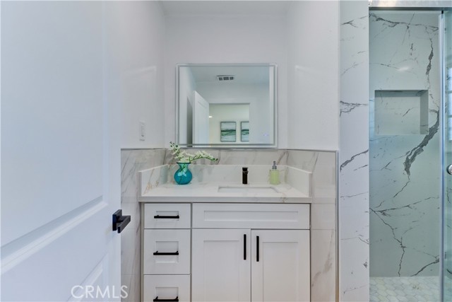 11428 Snowdrop Avenue, Fountain Valley CA: https://media.crmls.org/medias/c216ba3b-4944-4b32-8937-b8d3cfe9bdaa.jpg