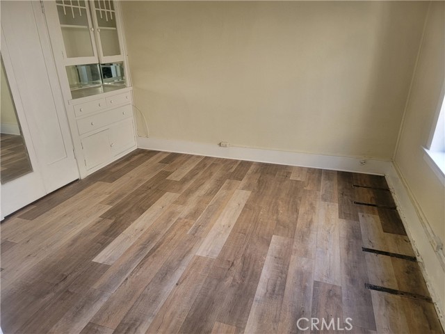 323 W 4th Street, Long Beach CA: https://media.crmls.org/medias/c21805d4-1108-4801-bfbb-9291a8f2e451.jpg
