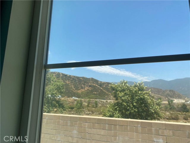17620 Comfrey Drive, San Bernardino CA: https://media.crmls.org/medias/c21a43ac-edf9-4d01-ac5d-86cb6971505c.jpg