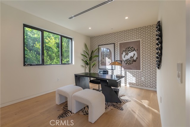 1947 Glencoe Way, Los Angeles CA: https://media.crmls.org/medias/c21a76d1-87c2-4b31-b51a-63ba40ee0e29.jpg