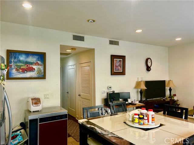 Detail Gallery Image 23 of 64 For 300 E 4th St. #101,  Long Beach,  CA 90802 - 1 Beds | 2 Baths