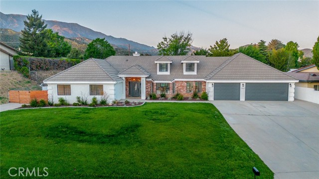 Detail Gallery Image 1 of 31 For 13627 Scenic Crest Dr, Yucaipa,  CA 92399 - 4 Beds | 2/1 Baths