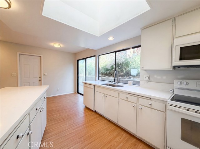 Detail Gallery Image 2 of 20 For 2785 Bonita, Highland,  CA 92346 - 3 Beds | 2 Baths