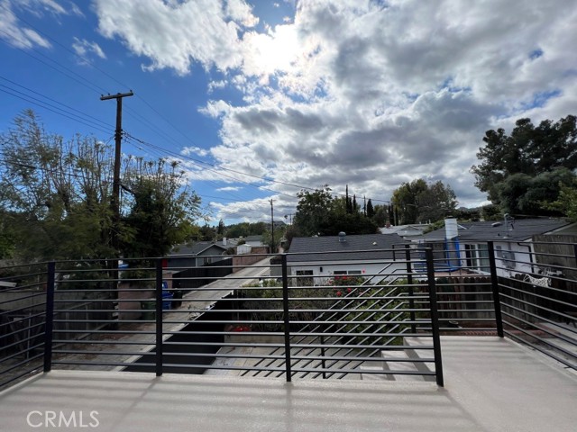 23042 Saticoy St. photo 12