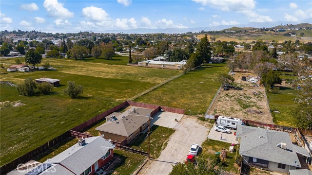 12610 Serrano Drive, Yucaipa CA: https://media.crmls.org/medias/c21c14c8-d9bb-4f67-b079-1105f9e18469.jpg