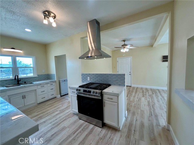 13407 Holly Street, Trona CA: https://media.crmls.org/medias/c21c9ba6-8464-41b4-a80e-aedc4de79648.jpg
