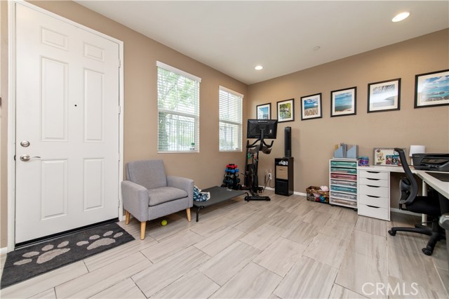 Detail Gallery Image 4 of 29 For 12440 Constellation St, Corona,  CA 91752 - 2 Beds | 2/1 Baths