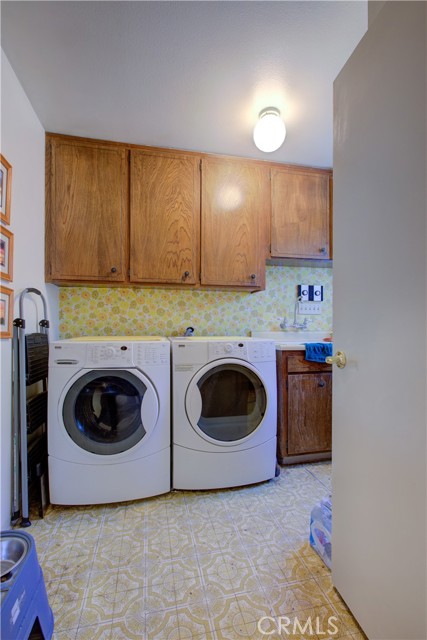 2341 Village Circle Drive, Atwater CA: https://media.crmls.org/medias/c21cd90c-ee08-4924-a975-01b26648ac8e.jpg