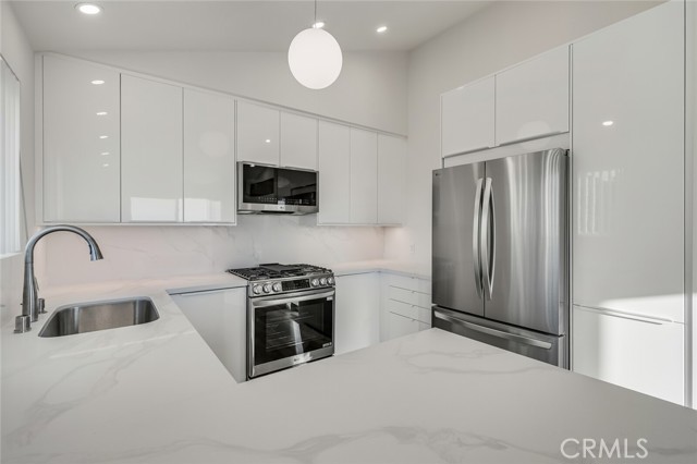 Detail Gallery Image 18 of 30 For 372 Locust, Laguna Beach,  CA 92651 - 2 Beds | 2 Baths