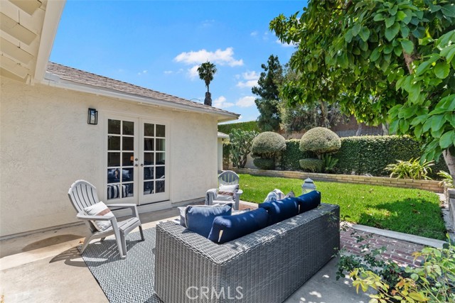 3125 Yukon Avenue, Costa Mesa CA: https://media.crmls.org/medias/c21f739b-fb84-4adc-a847-5759500d0b74.jpg