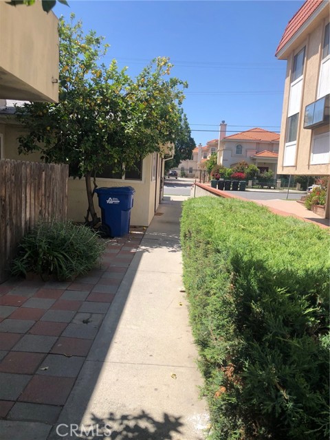 218 N Nicholson Avenue, Monterey Park CA: https://media.crmls.org/medias/c21f8c07-7451-4a59-86cc-3ec41f7ceab9.jpg